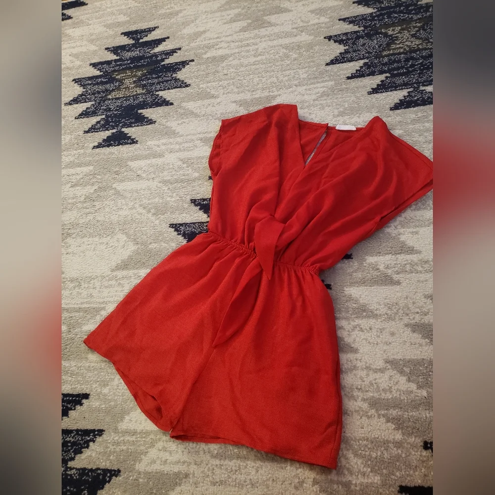 Red Romper Size Small - Picture 1 of 4